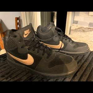 Men’s Nike shoes 10